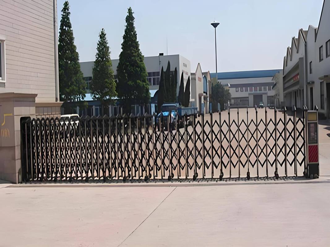 天津远胜金属门窗 以匠心铸就工厂电动大门与电动伸缩门的安全防线